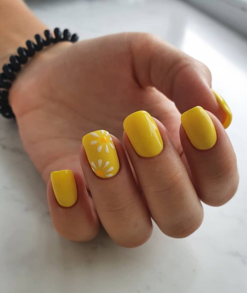 paznokcie żółte pastelowe