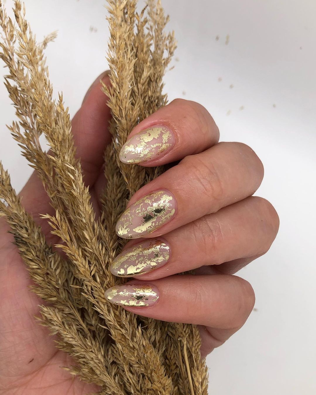 fluctuate Humanistic Rewarding Złote paznokcie: brokatowe, gradient, złoty french, folia