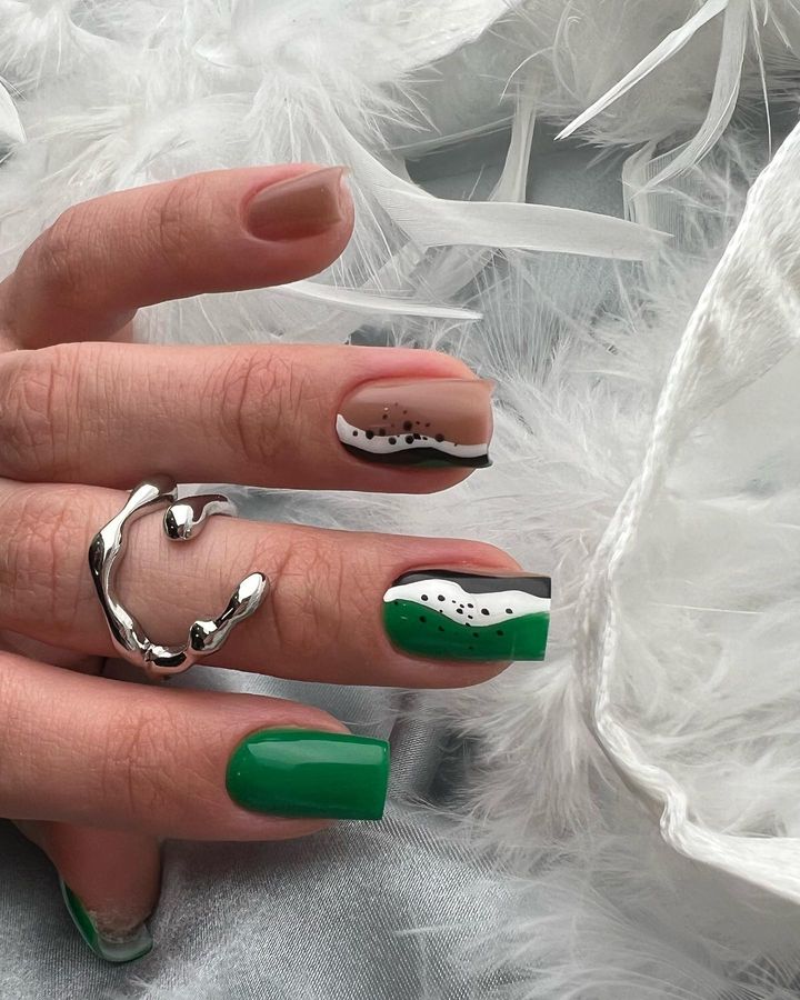 paznokcie z zielonym