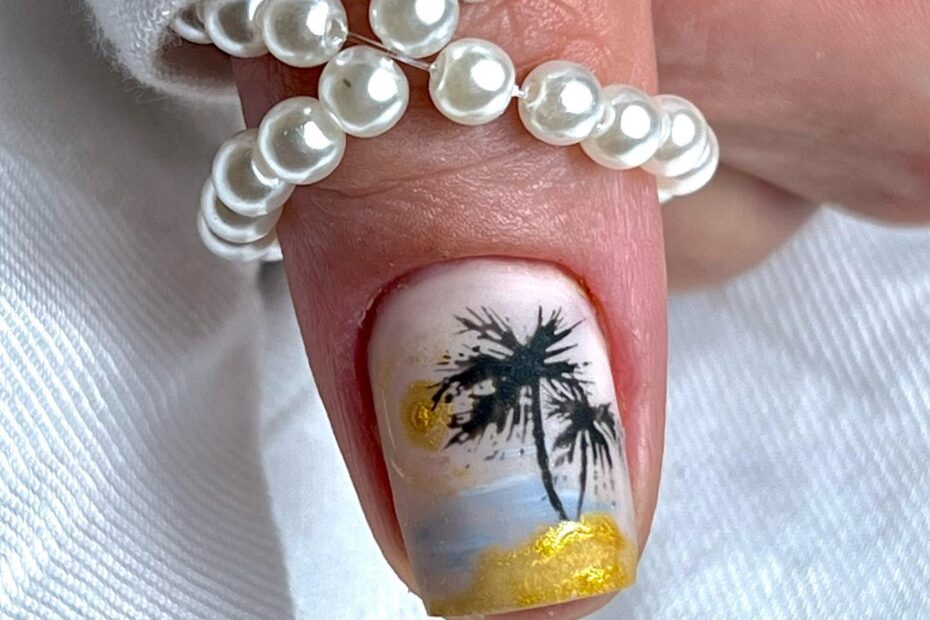 paznokcie z palmami