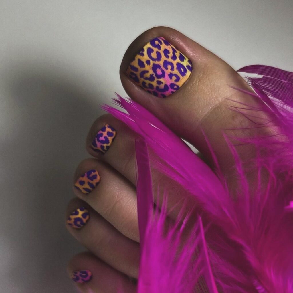 pedicure hybrydowy na lato