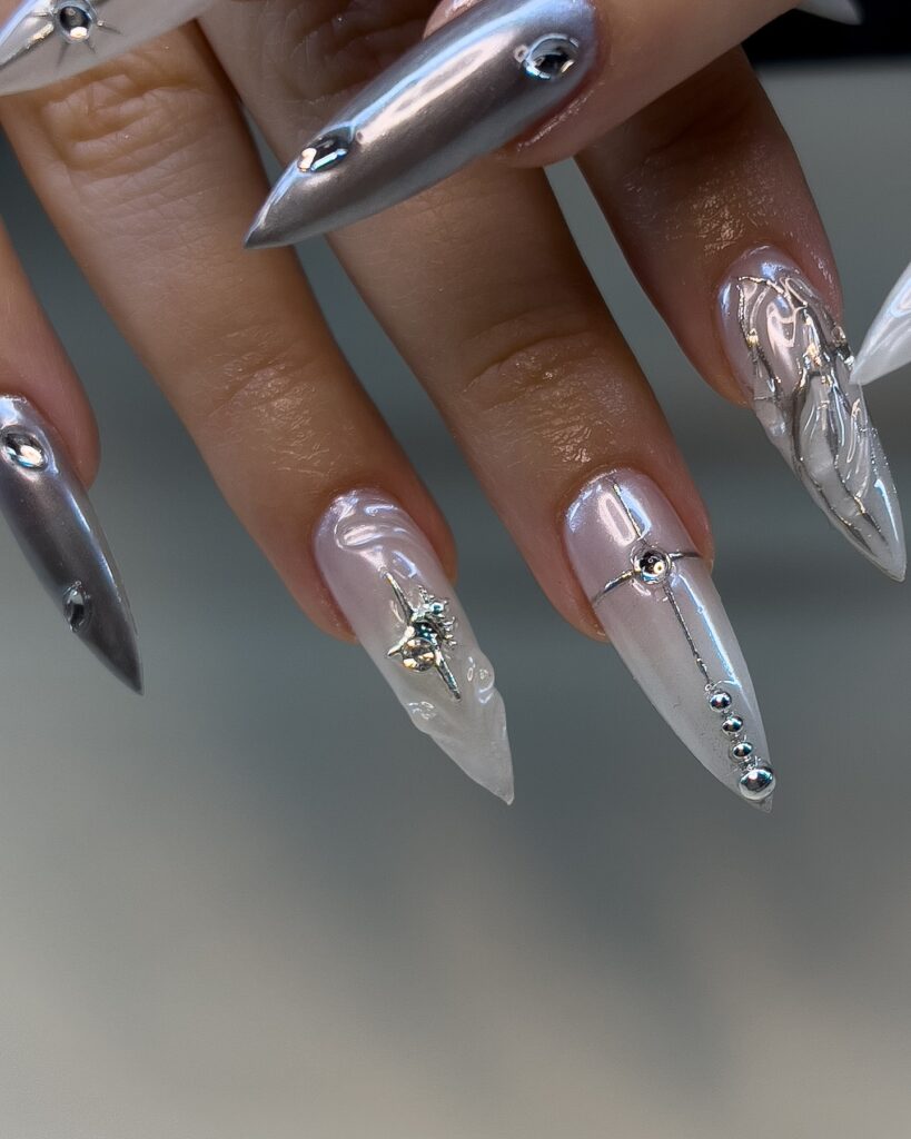 Szampański manicure 