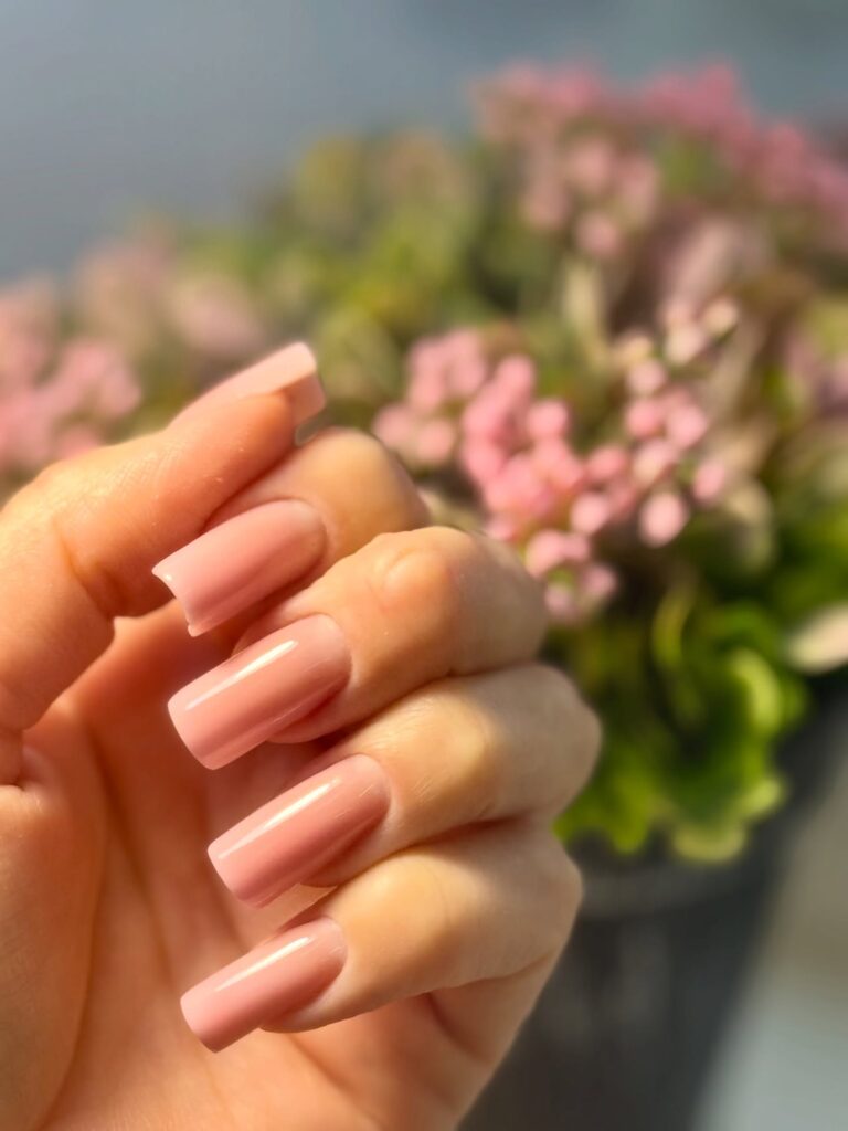 paznokcie nude inspiracje