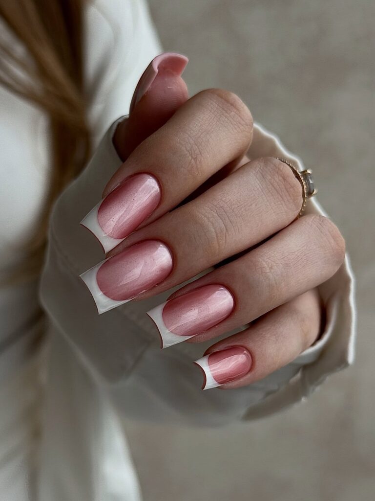 elegancki french manicure