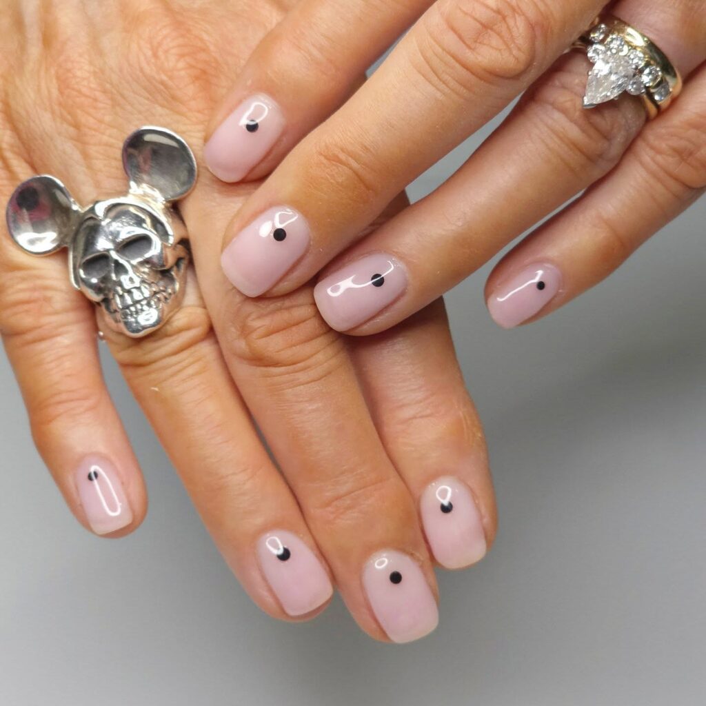 nude manicure