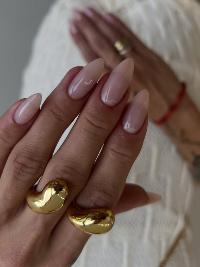 naturalny manicure