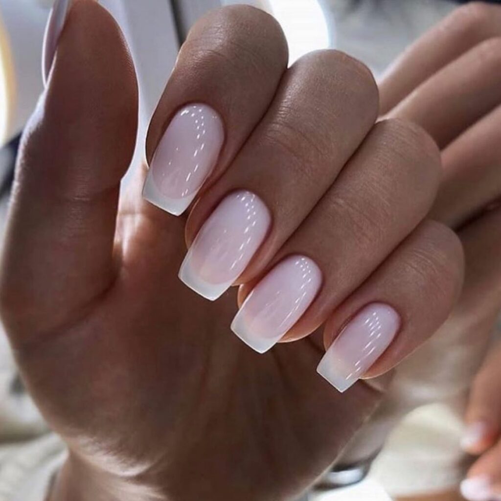 subtelny manicure