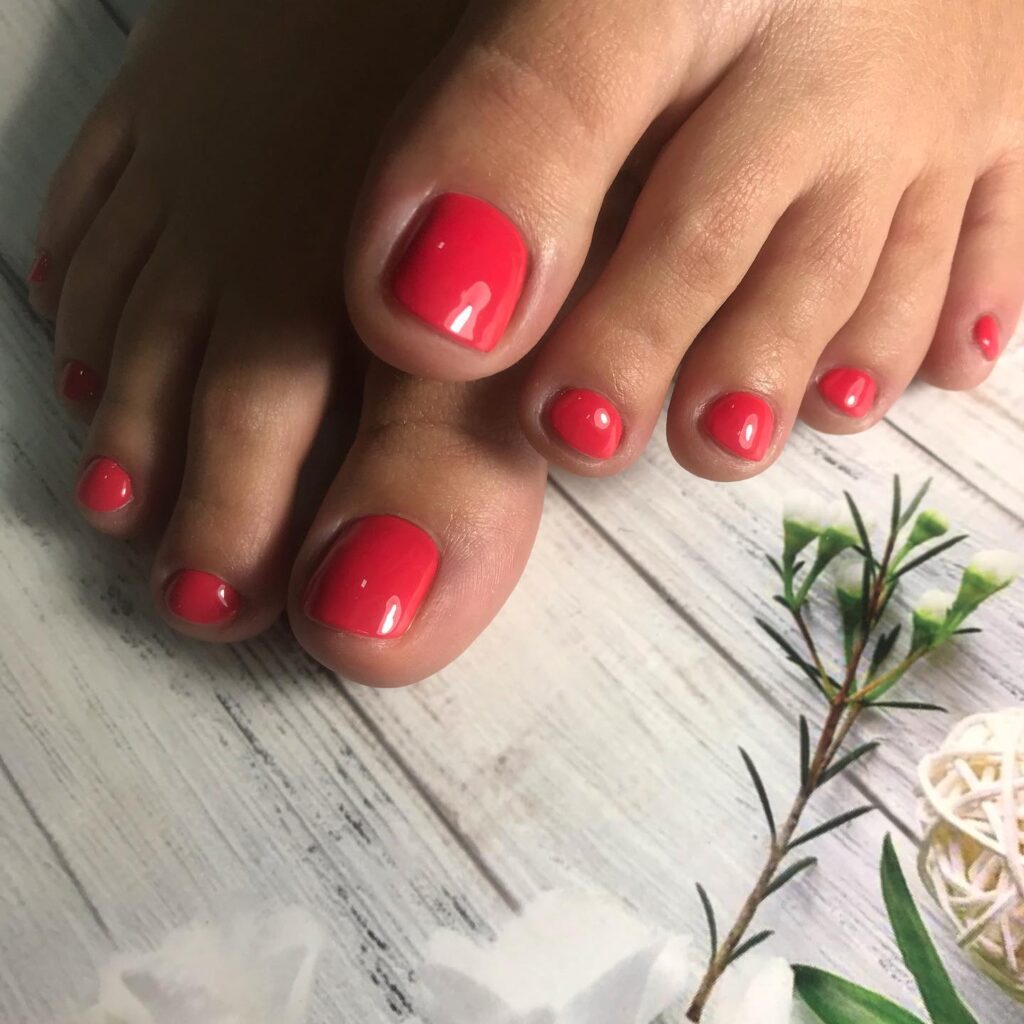 koralowy pedicure