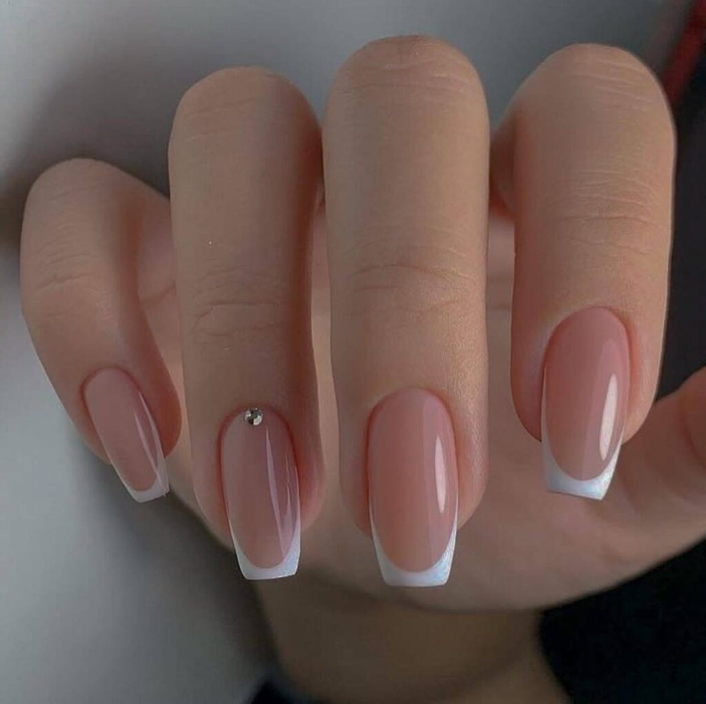 klasyczny french manicure