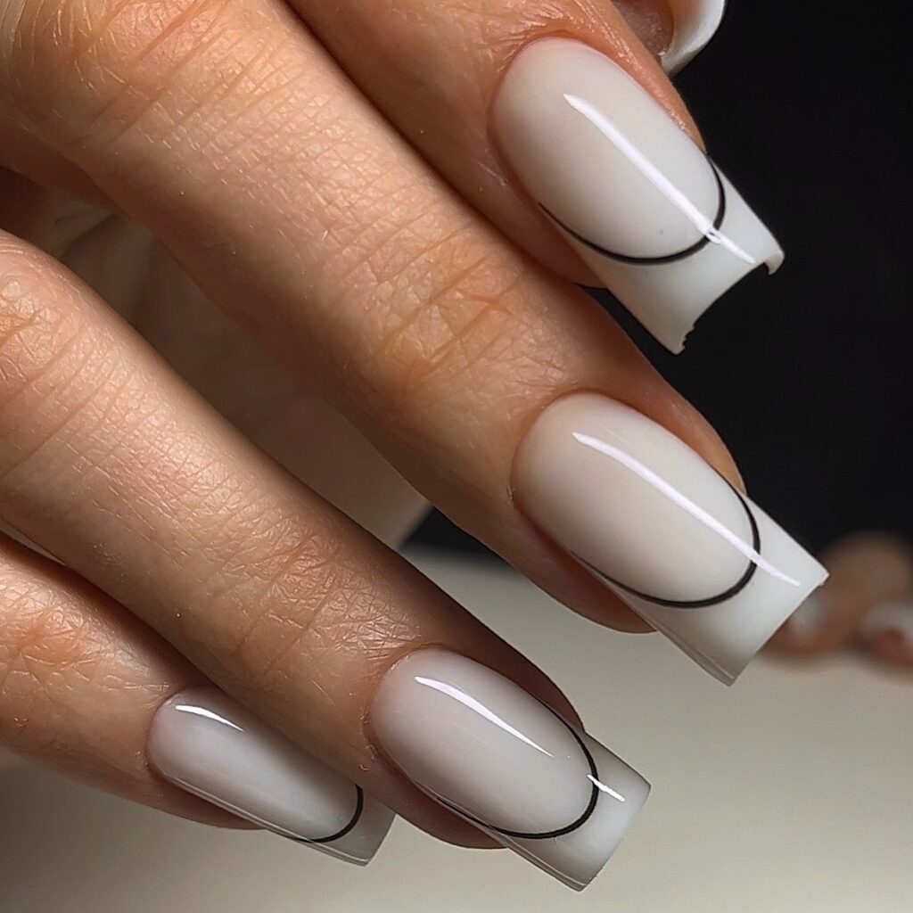 delikatny manicure french