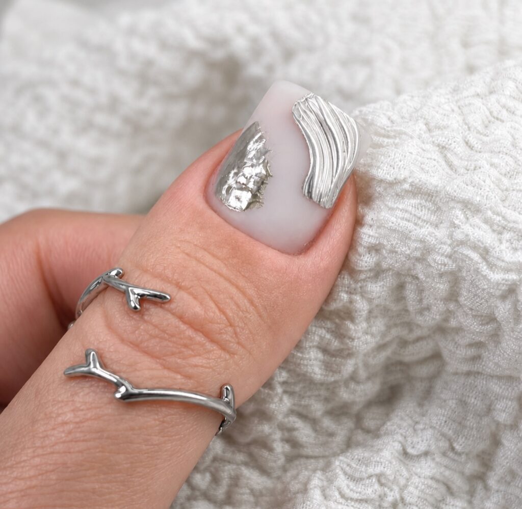 manicure hybrydowy