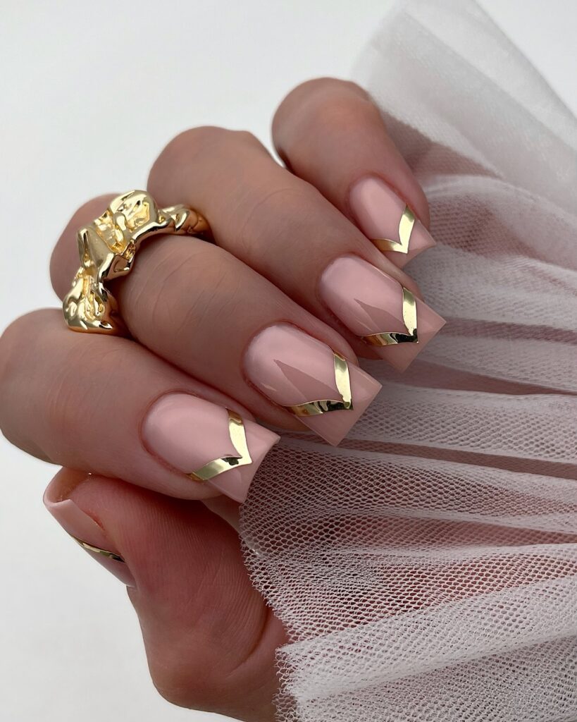 manicure hybrydowy
